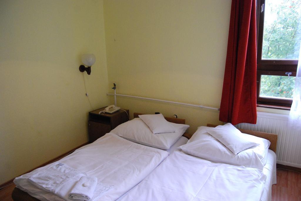 באלאטונפורד Hotel Agro חדר תמונה