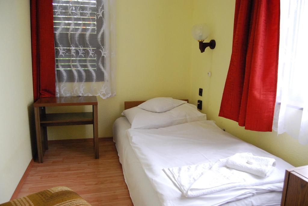 באלאטונפורד Hotel Agro חדר תמונה