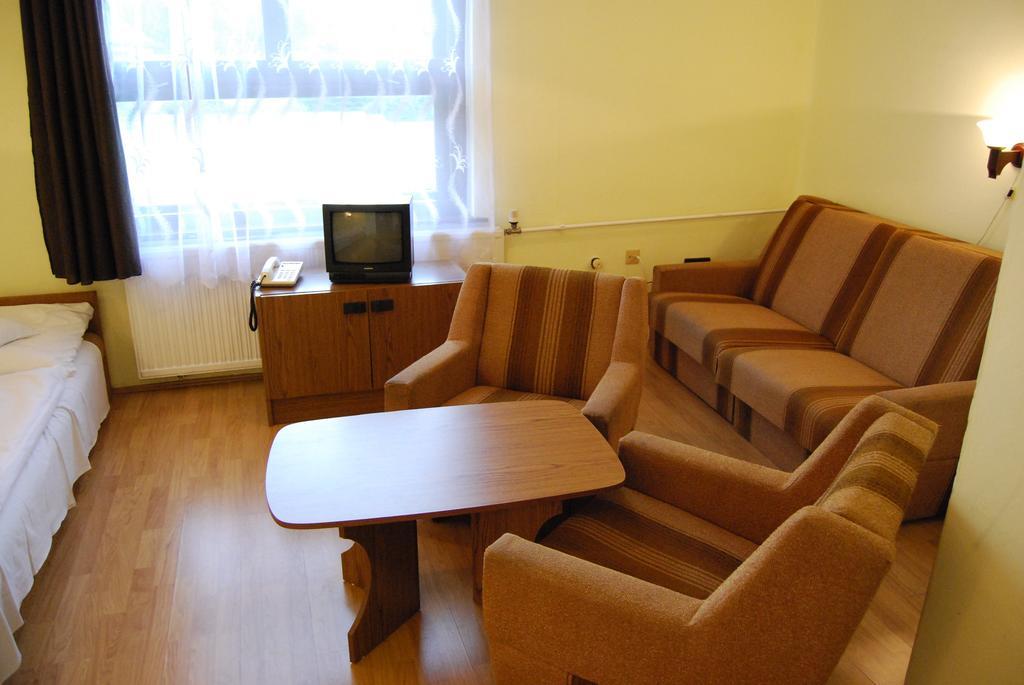 באלאטונפורד Hotel Agro חדר תמונה