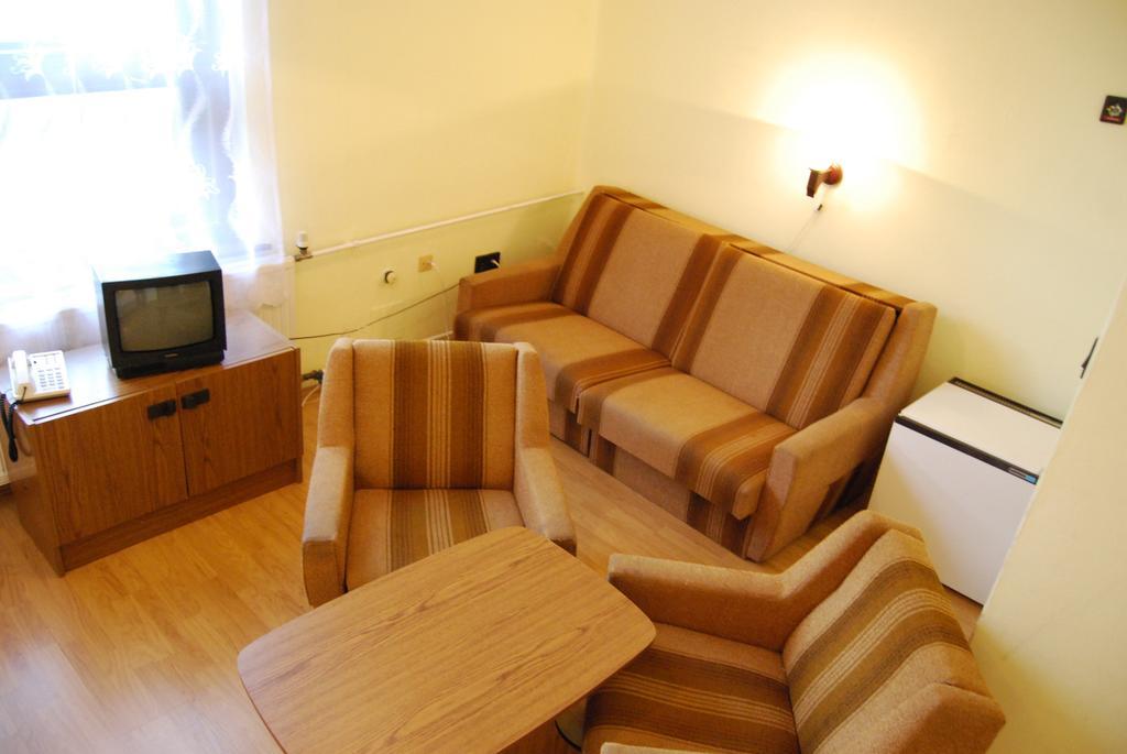 באלאטונפורד Hotel Agro מראה חיצוני תמונה