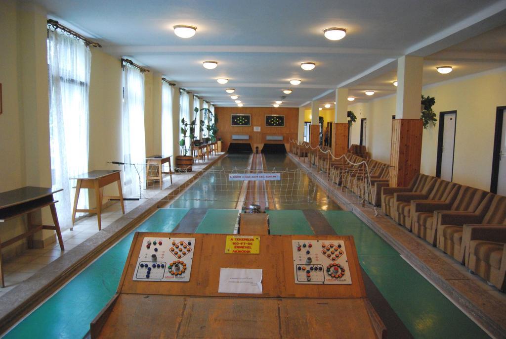 באלאטונפורד Hotel Agro מראה חיצוני תמונה